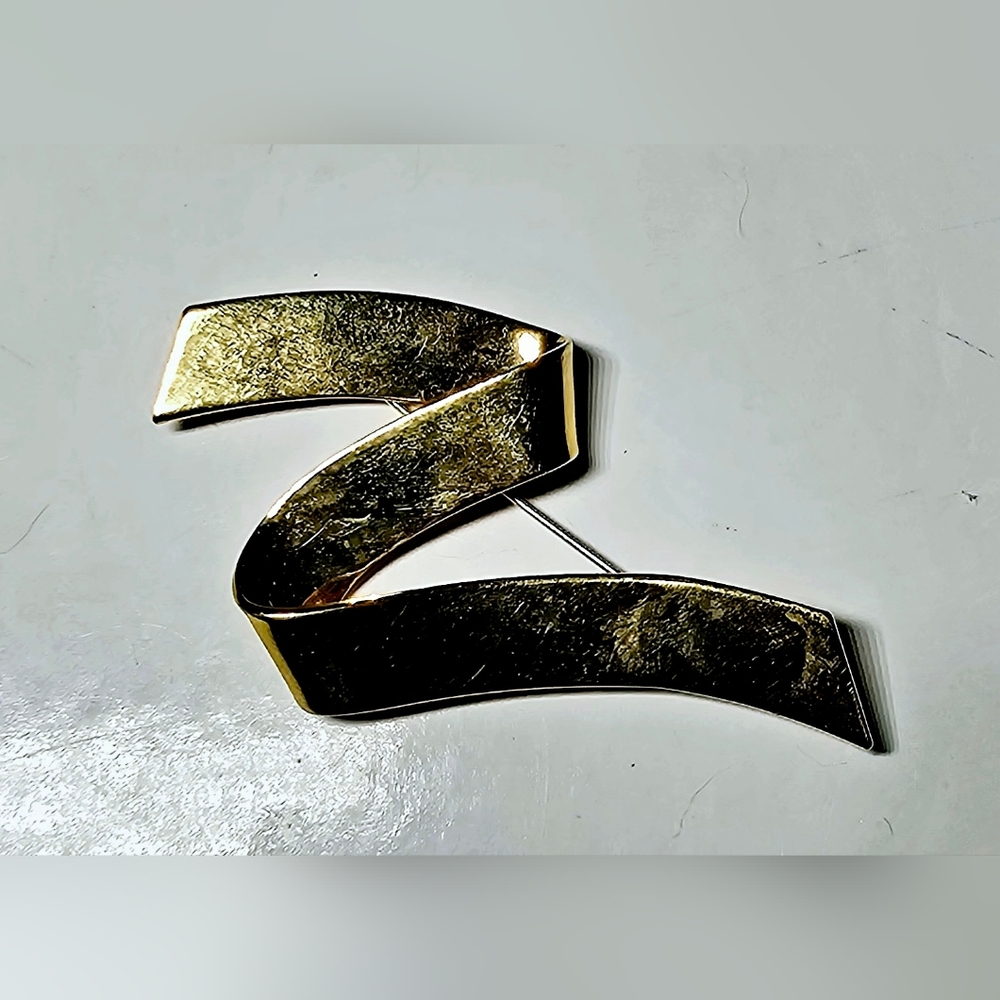 Vintage 1980s 1990s Monet Zigzag gold brooch, contemporary, office jewelry
